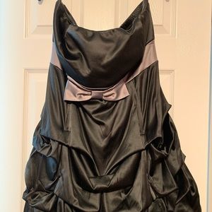 Black and gray mini formal dress junior size 22 fits more like an 16-18!